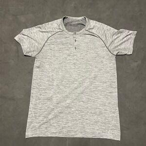 Lululemon Metal Vent Tech‎ Henley Mens Medium Slate Gray Short Sleeve Shirt